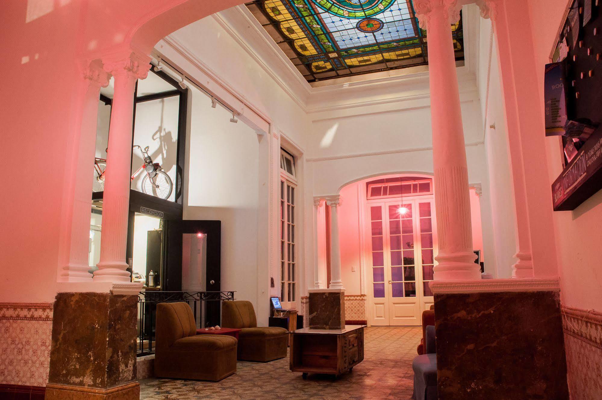 Blanes Hostel Монтевидео Экстерьер фото